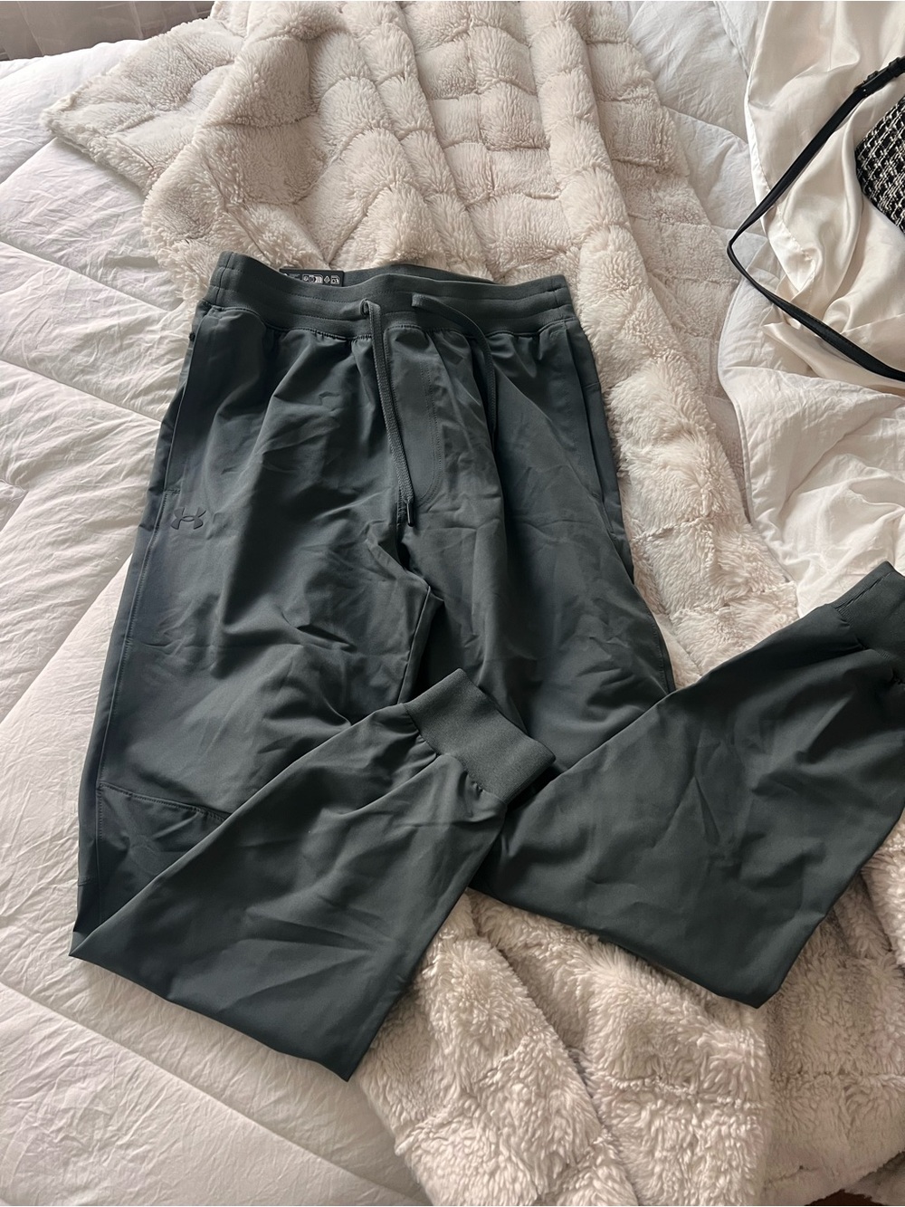 NEW W/ TAGS Under Armour Men's Black Athletic Jogger Pants